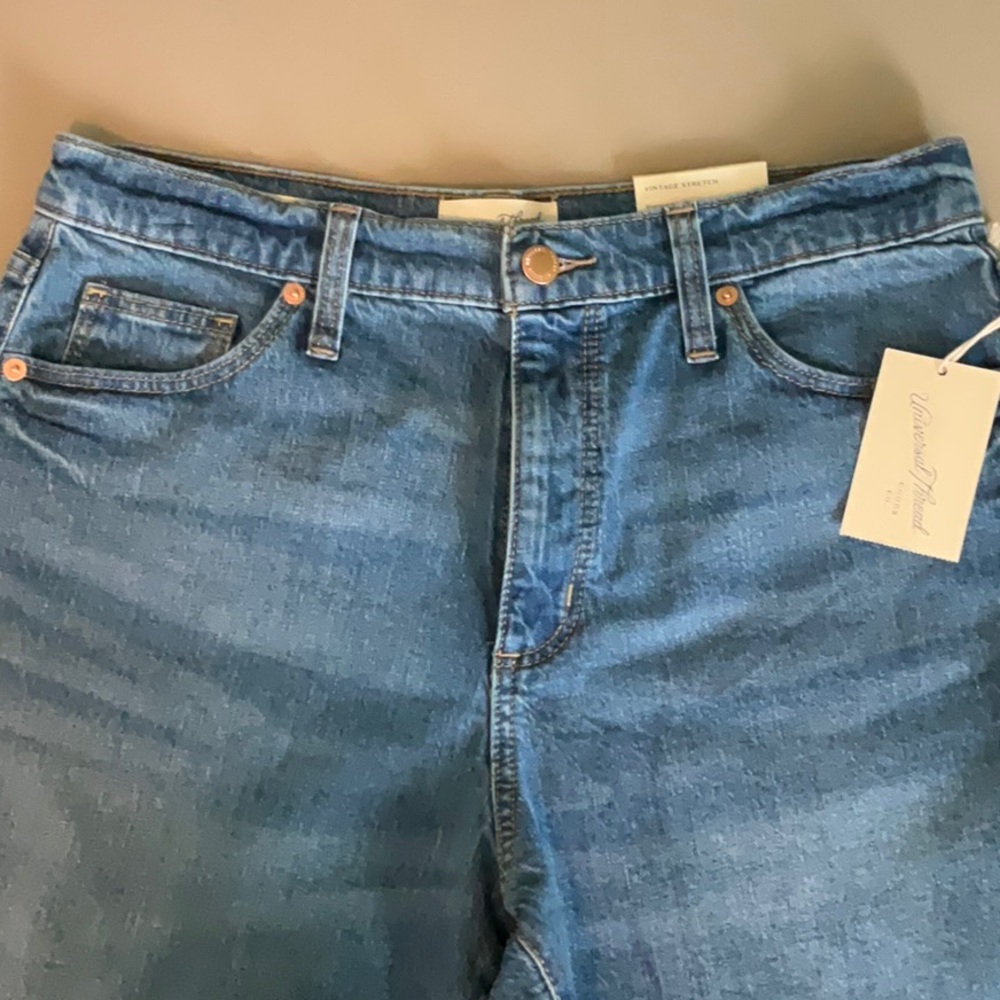 NWT Universal Threads ~ Vintage Bermuda Blue Jean Shorts - Picture 3 of 9